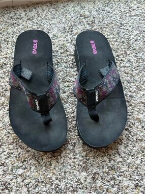 Tevas wedge heel flip flops size 9